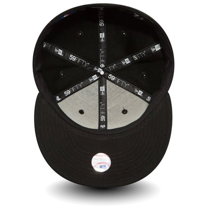 This is a New York Yankees Essential Black 59FIFTY Cap 3