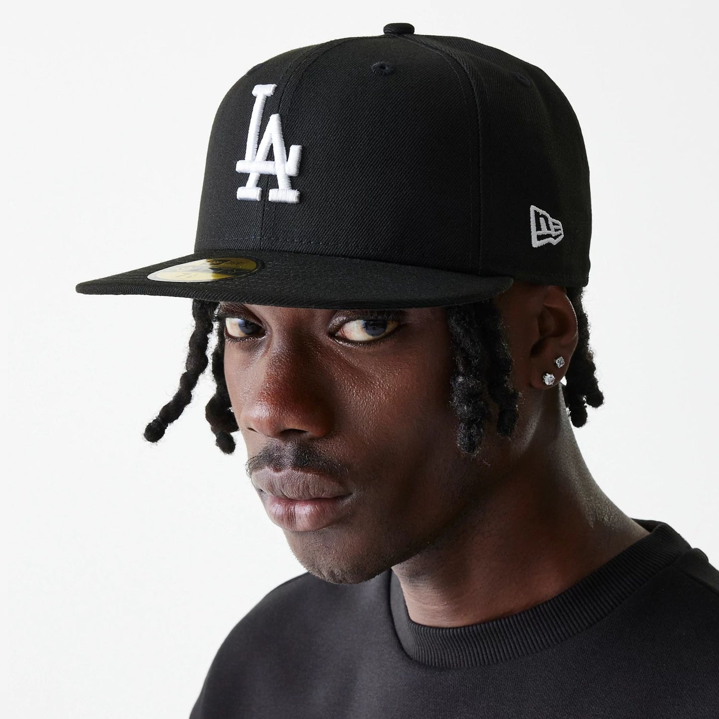 This is a LA Dodgers Essential Black 59FIFTY Cap 1