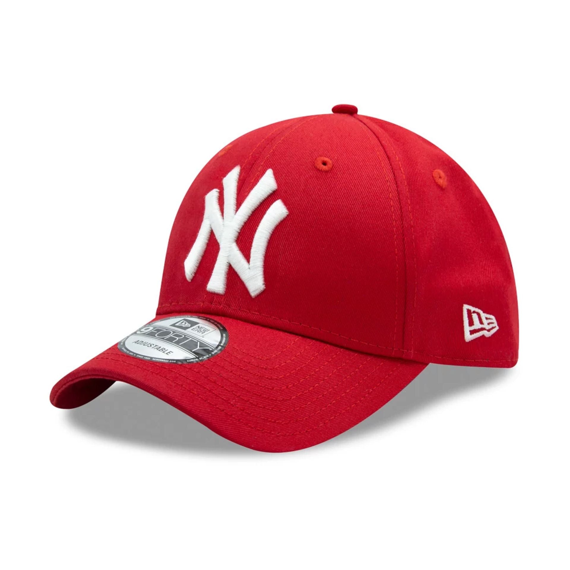 This is a New York Yankees Essential Red 9FORTY Cap 2