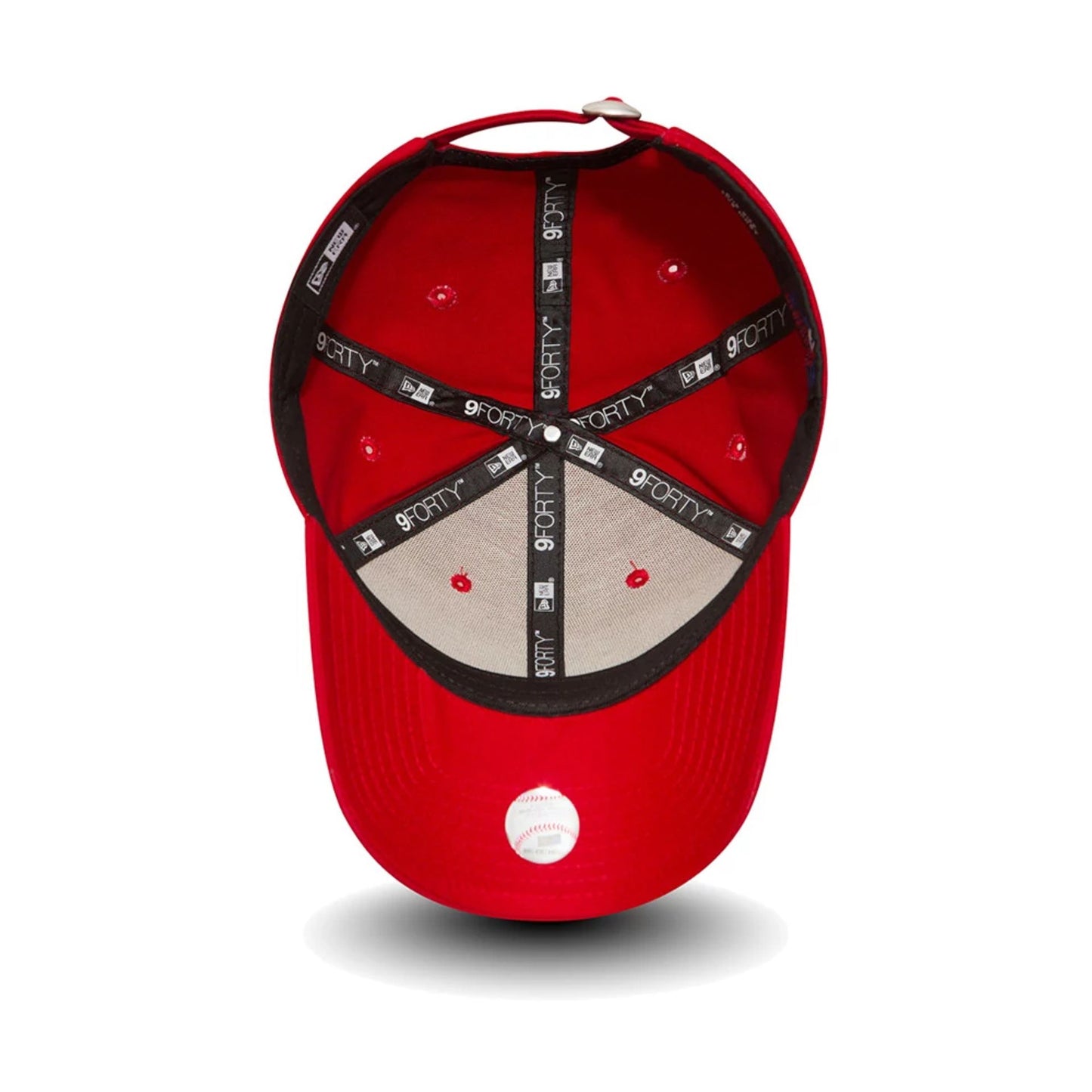 This is a New York Yankees Essential Red 9FORTY Cap 4