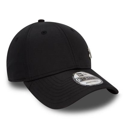 This is a New York Yankees Flawless Black 9FORTY Cap 4