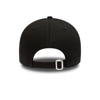 This is a Manchester United Essential Black 9FORTY Cap 3