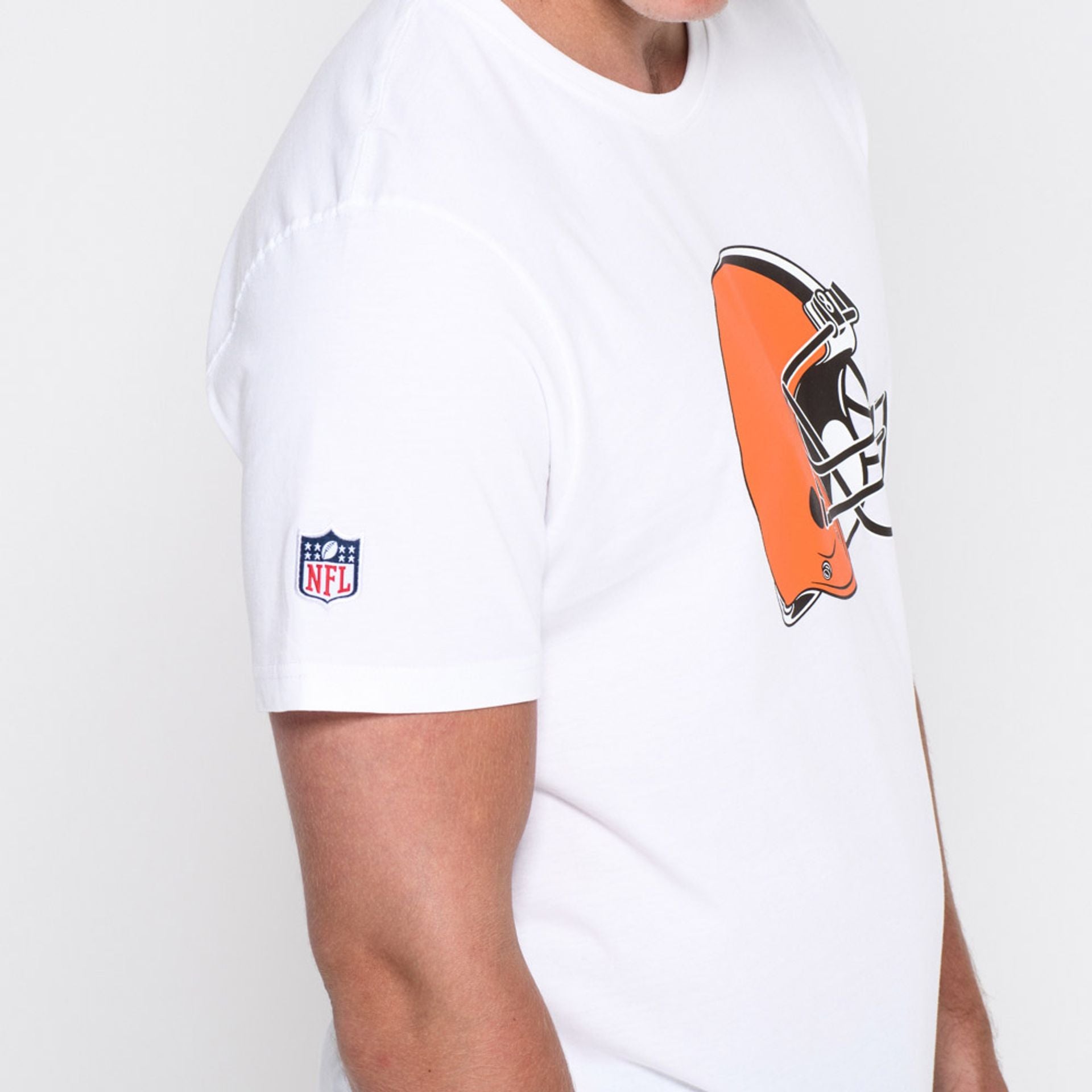 The Male model is wearing Cleveland Browns NFL Team Logo White T-Shirt 2