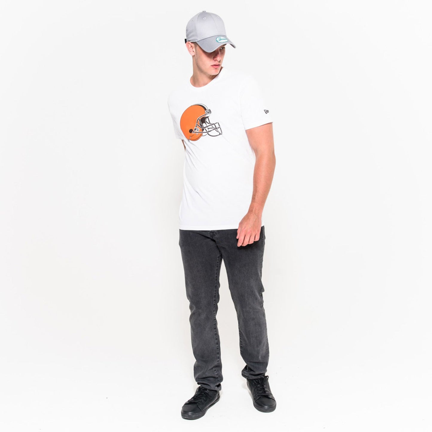 The Male model is wearing Cleveland Browns NFL Team Logo White T-Shirt 6