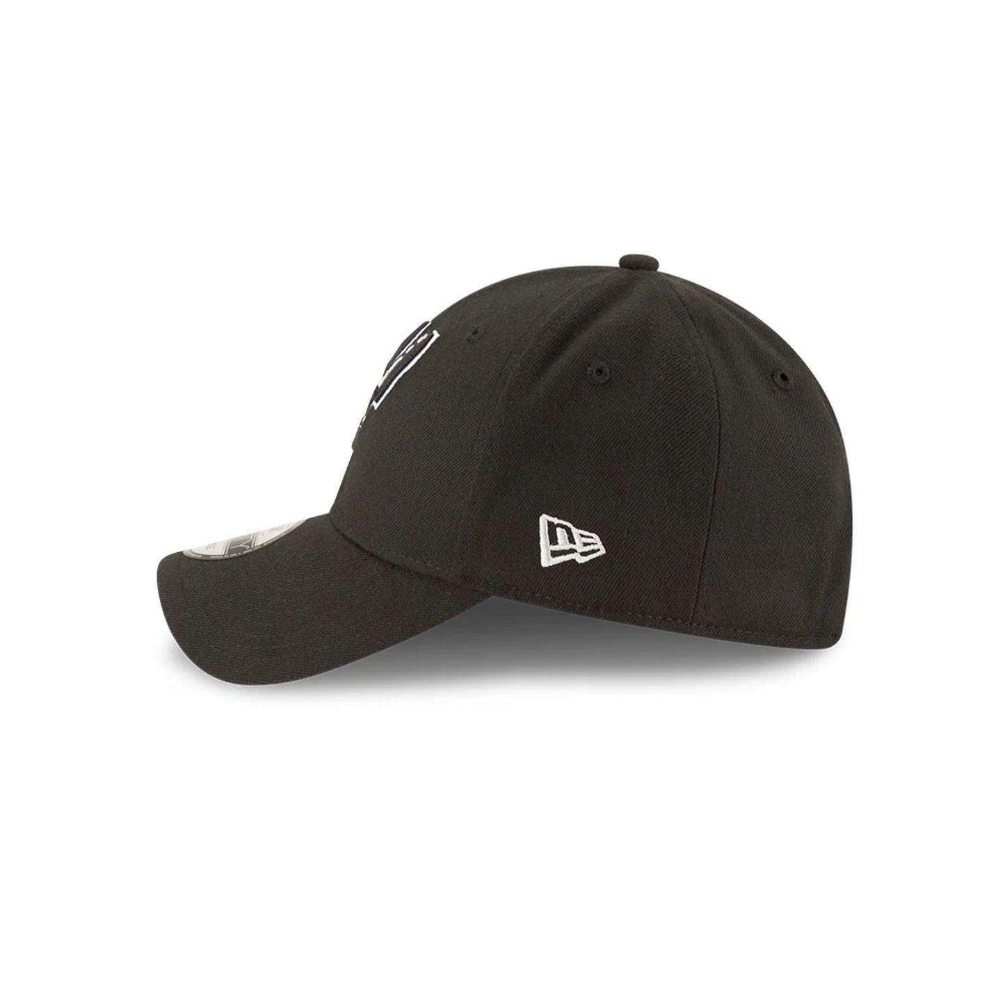 This is a San Antonio Spurs The League Black 9FORTY Cap 4