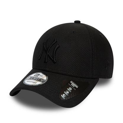 This is a New York Yankees Diamond Era Black 9FORTY Cap 1