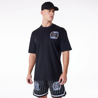 The Male model is wearing New York Yankees New Era Australia Black Oversized T-Shirt 1