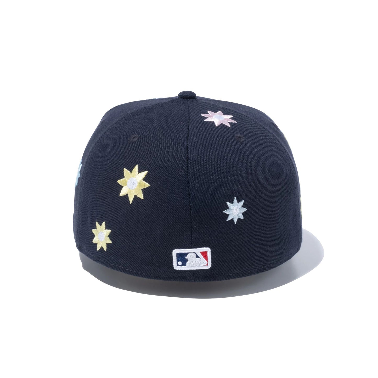 This is a New York Yankees Flower Embroidery New Era Japan Navy 59FIFTY Fitted Cap 4