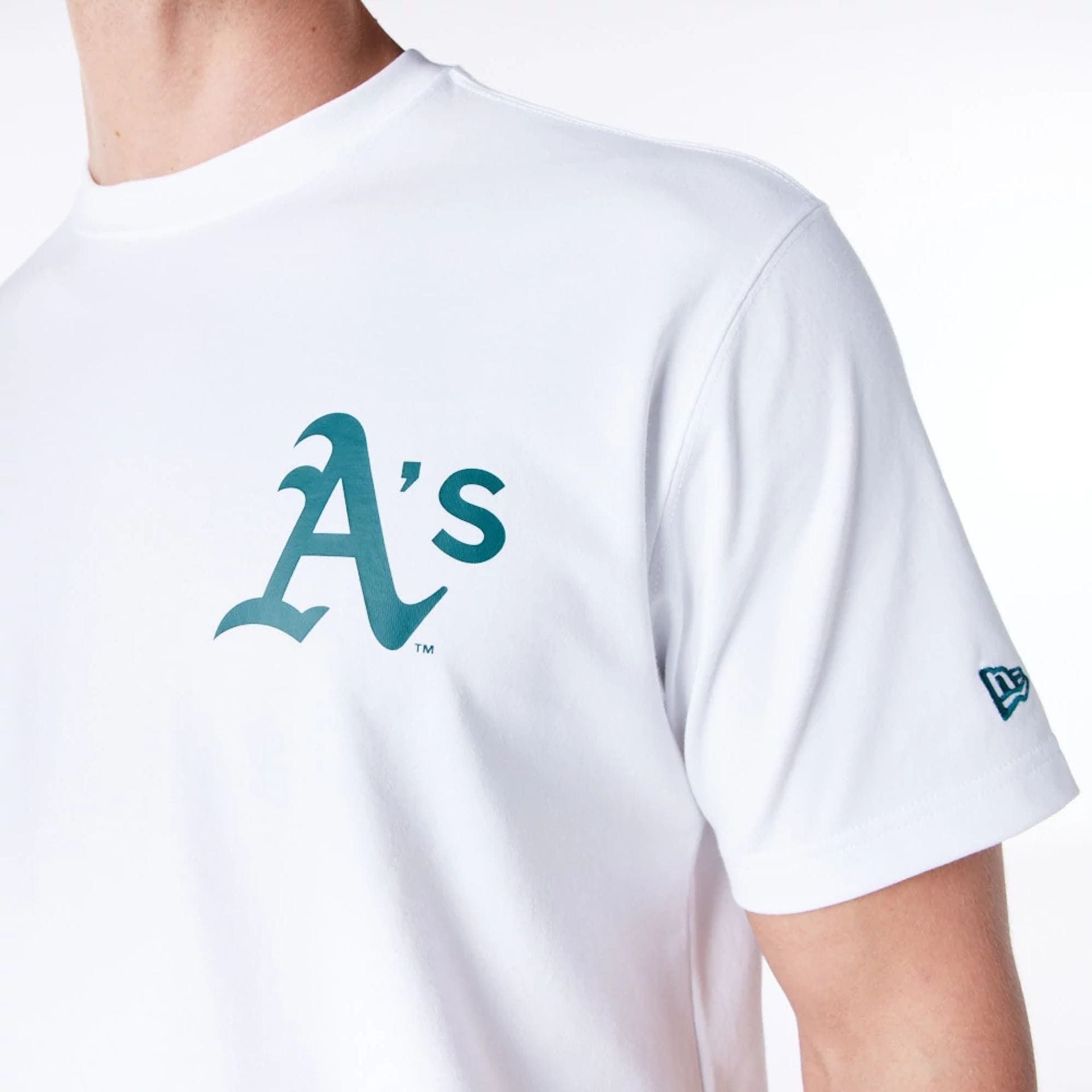 The Male model is wearing Oakland Athletics MLB Home New Era Korea White T-Shirt 3