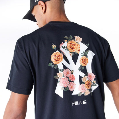 The Male model is wearing New York Yankees MLB Flower New Era Korea Black T-Shirt 5