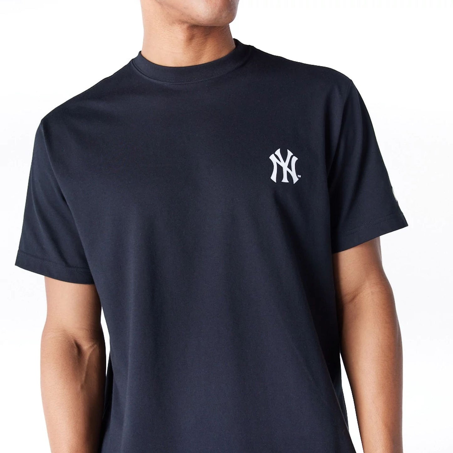 The Male model is wearing New York Yankees MLB Flower New Era Korea Black T-Shirt 6