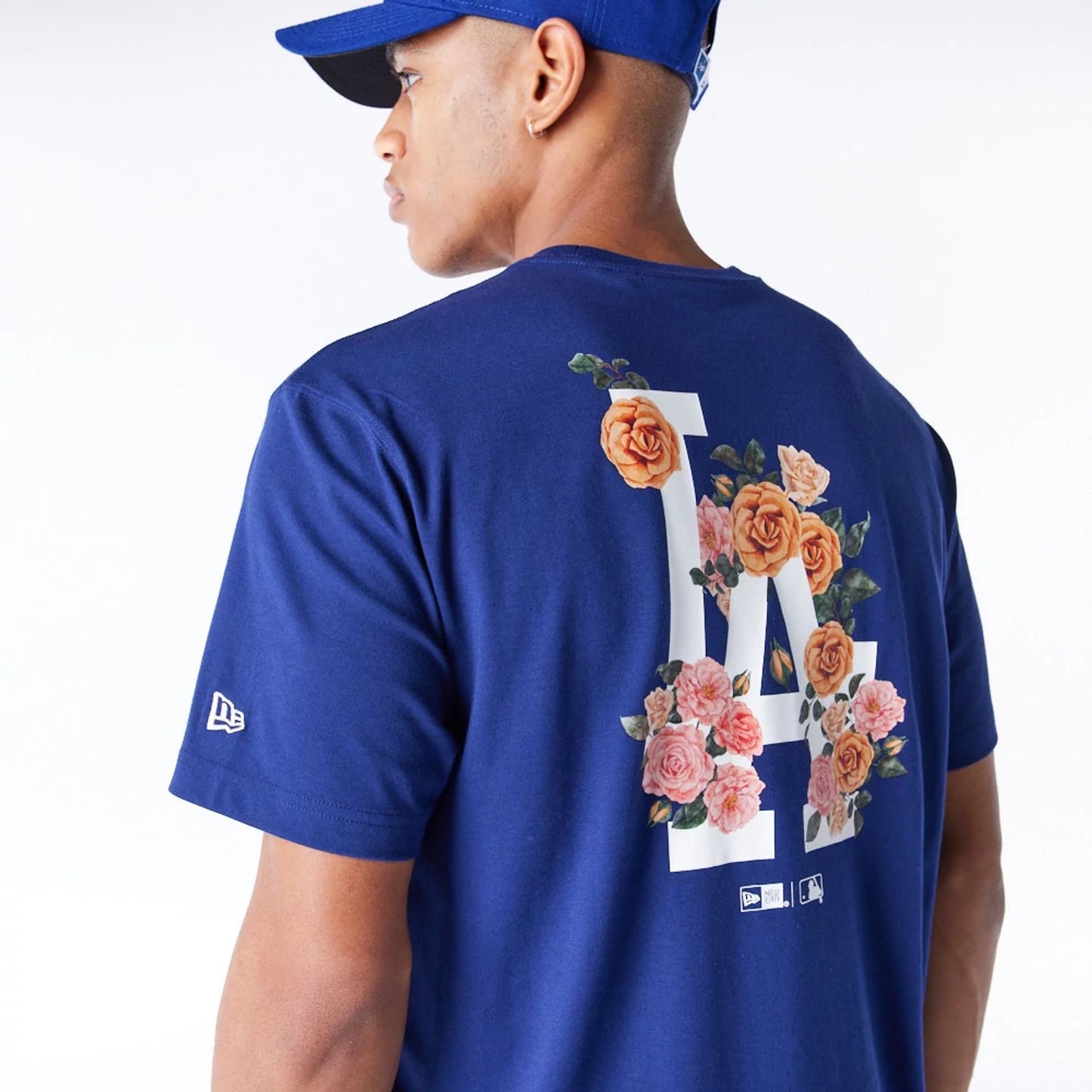 The Male model is wearing LA Dodgers MLB Flower New Era Korea Blue T-Shirt 7