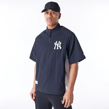 The Male model is wearing New Era Korea MLB New York Yankees Black Short Sleeve Anorak 6