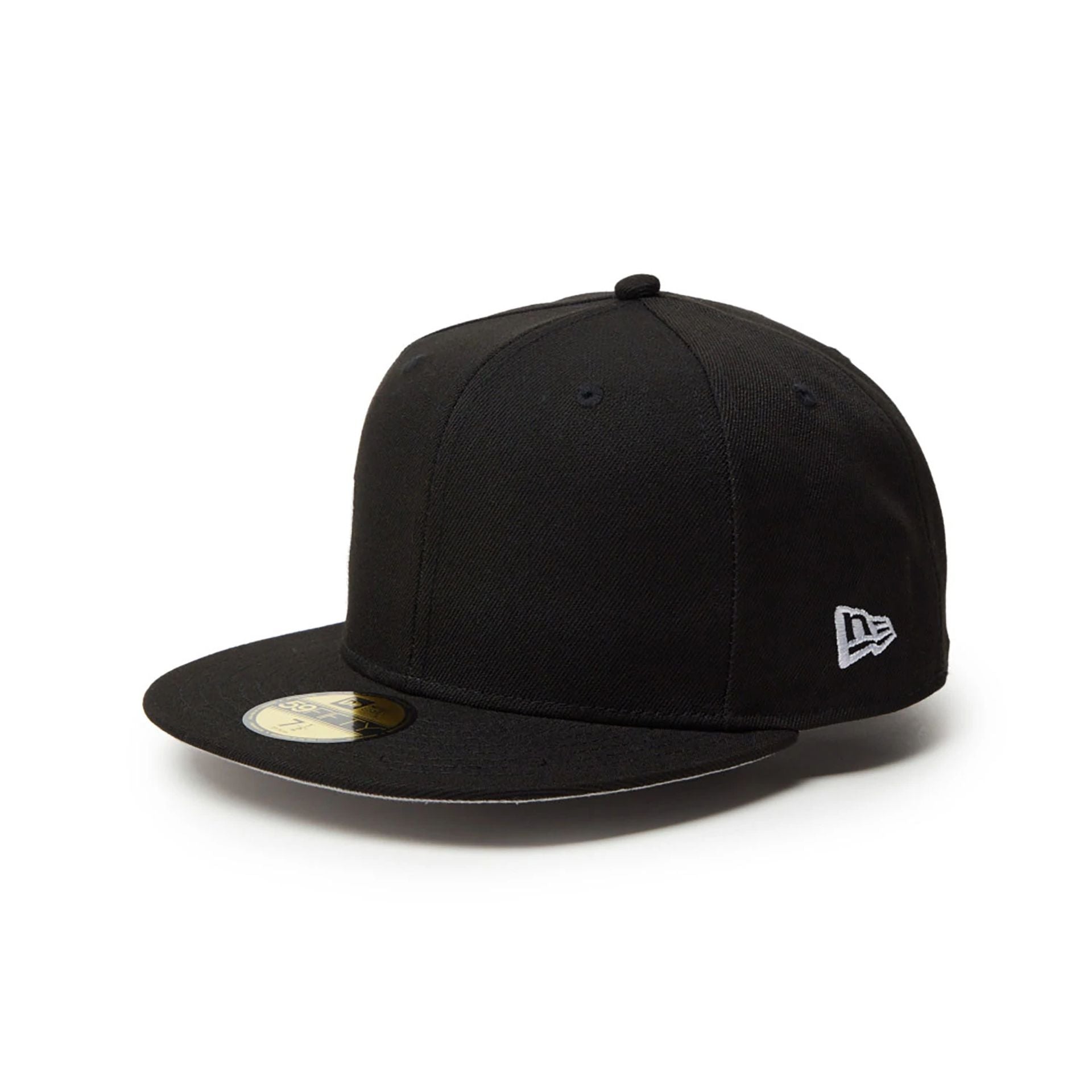 This is a New Era Japan Essential Wordmark Chain Black 59FIFTY Fitted Cap 1