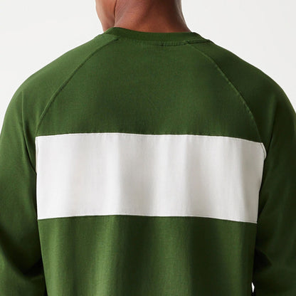 The Male model is wearing New York Yankees Korea Green Long Sleeve T-Shirt 7