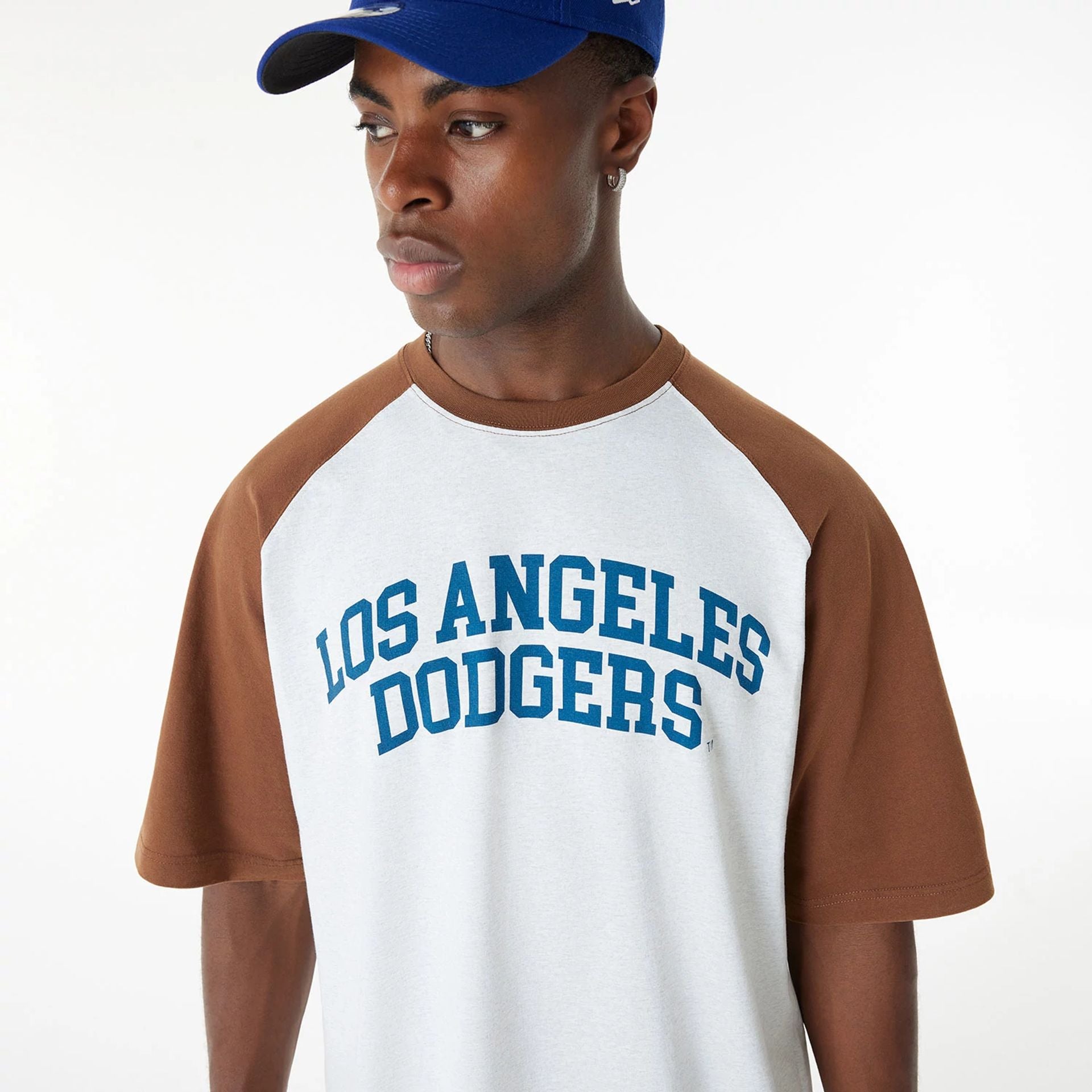 The Male model is wearing LA Dodgers MLB Arch White T-Shirt 6