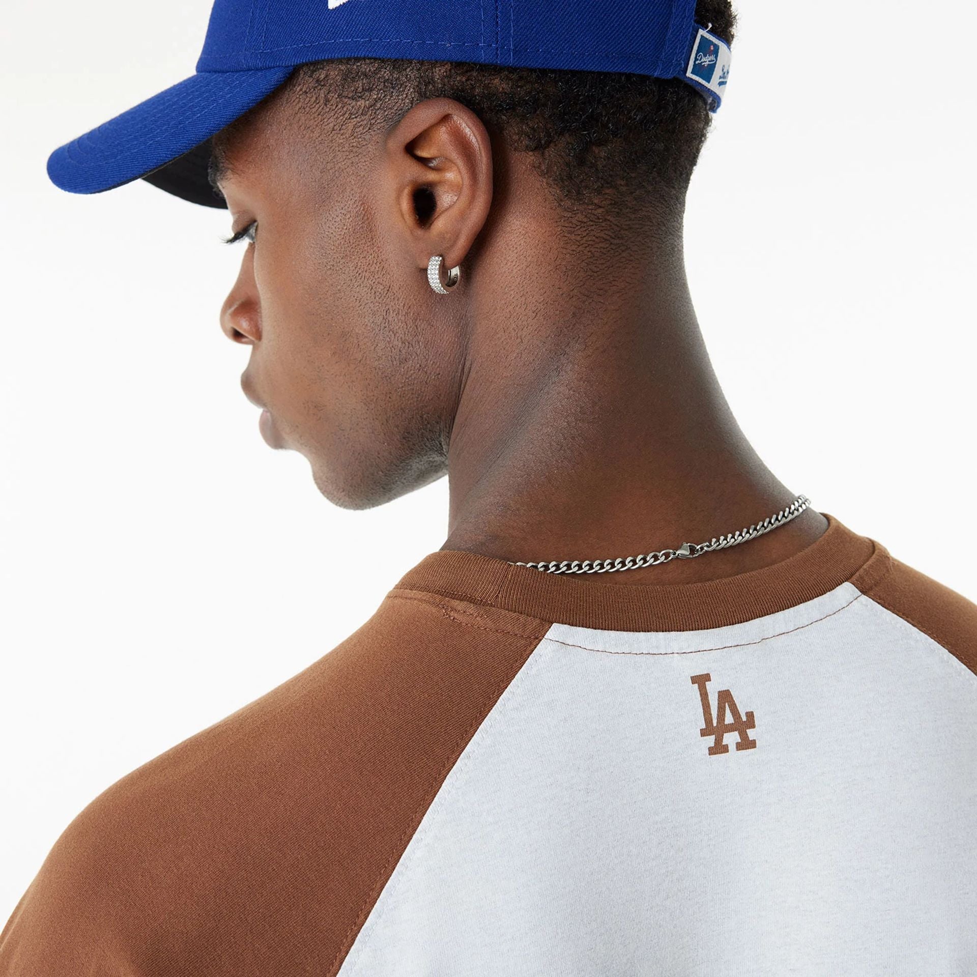 The Male model is wearing LA Dodgers MLB Arch White T-Shirt 4