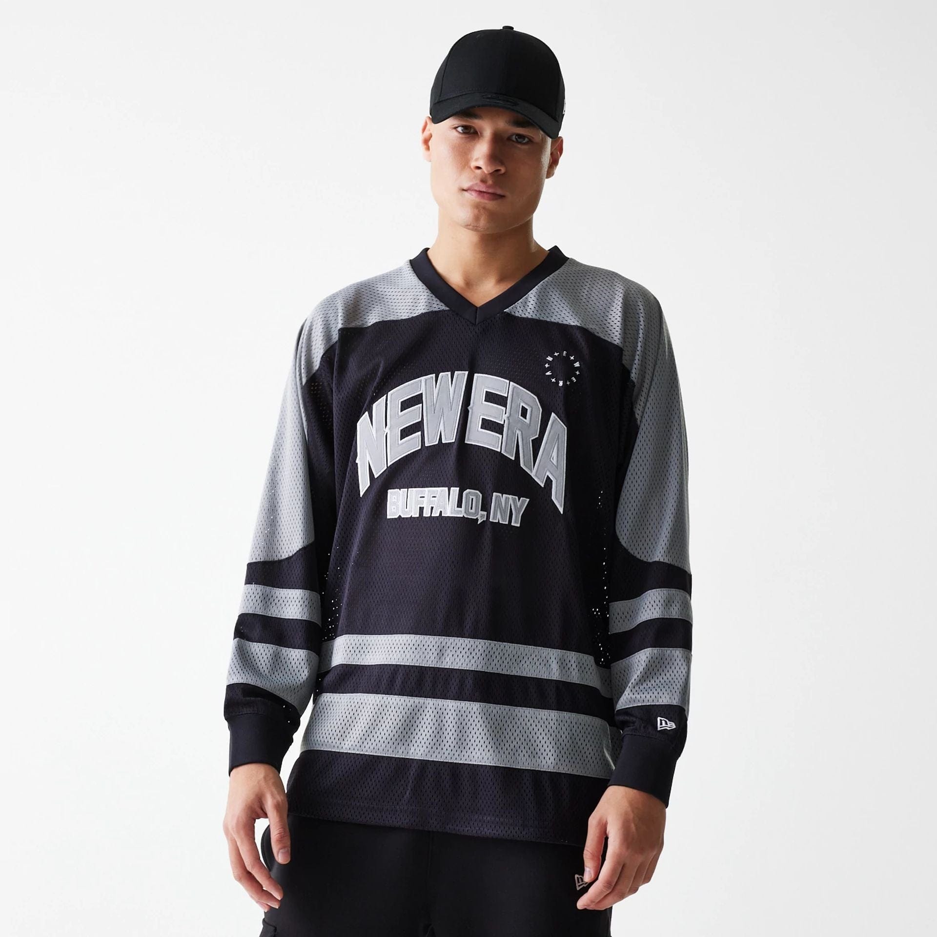 New Era Street Dangle Black Oversized Jersey  1