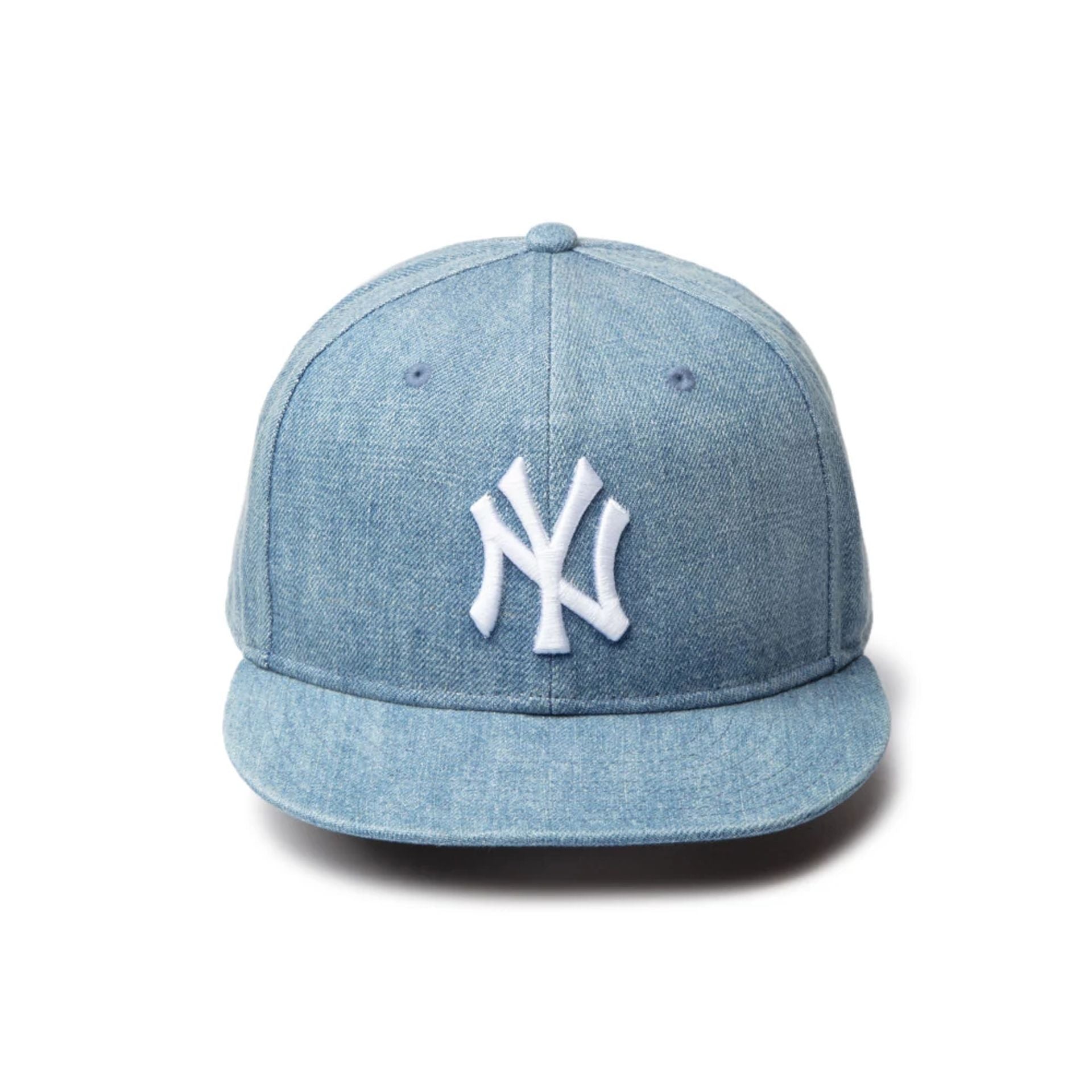 This is a New York Yankees MLB Denim Light Blue 9FIFTY Snapback Adjustable Cap 2