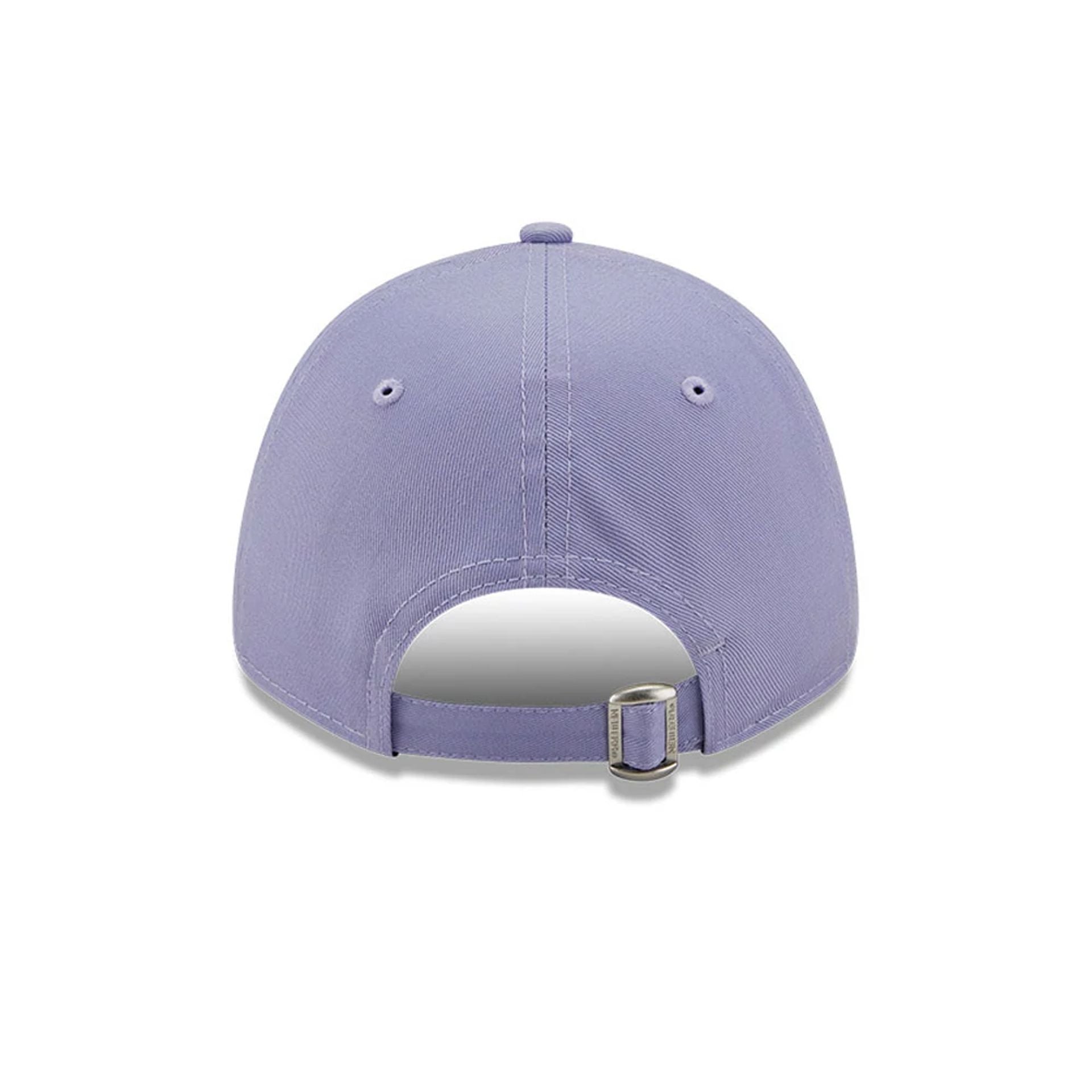 This is a New York Yankees League Essentials Womens Lilac 9FORTY Adjustable Cap 4