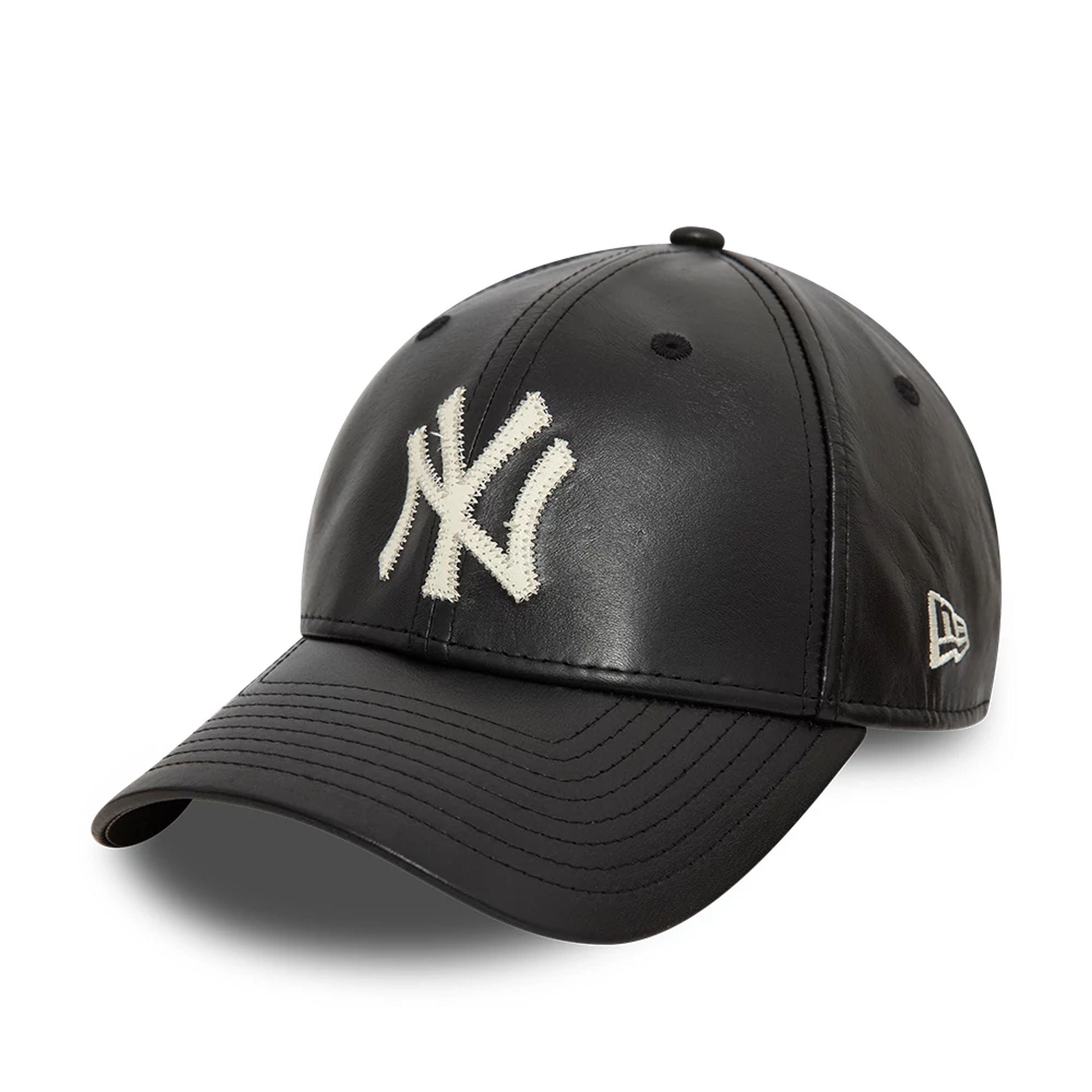 This is a  New York Yankees Leather Black 9FORTY Adjustable Cap 1