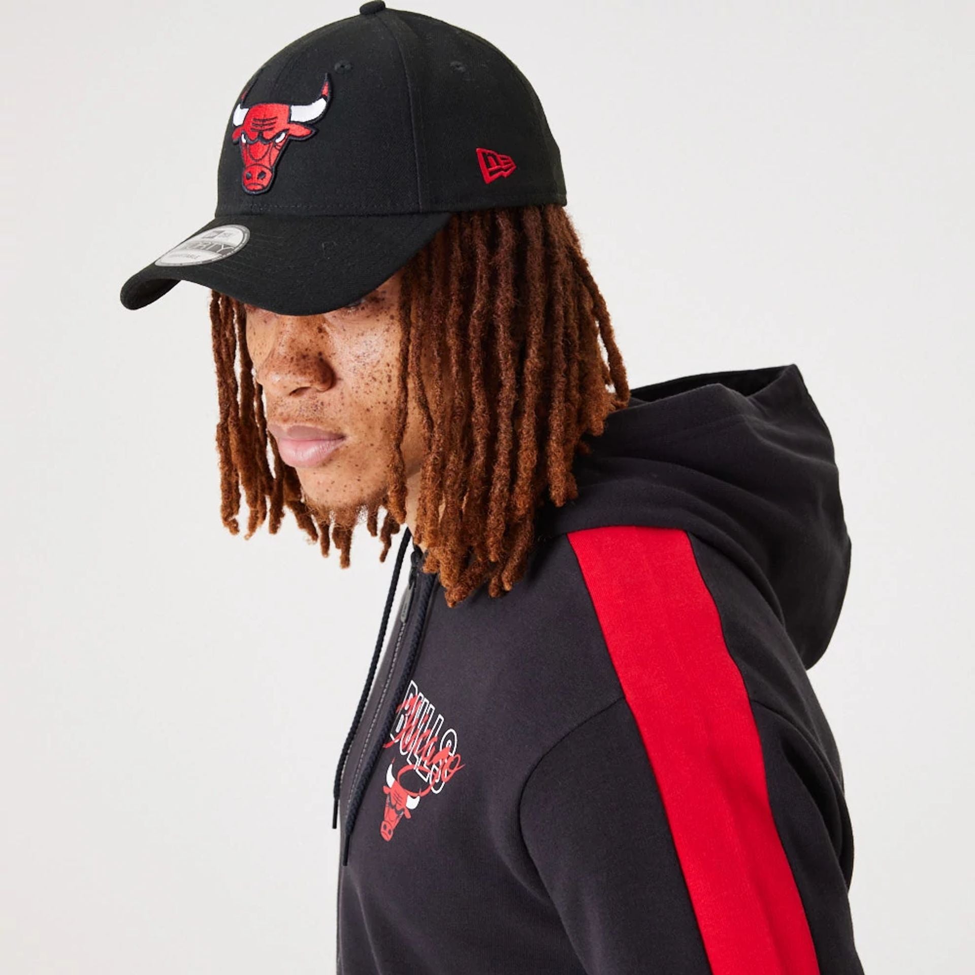 The Male model is wearing Chicago Bulls NBA Script Black Full-Zip Hoodie 8