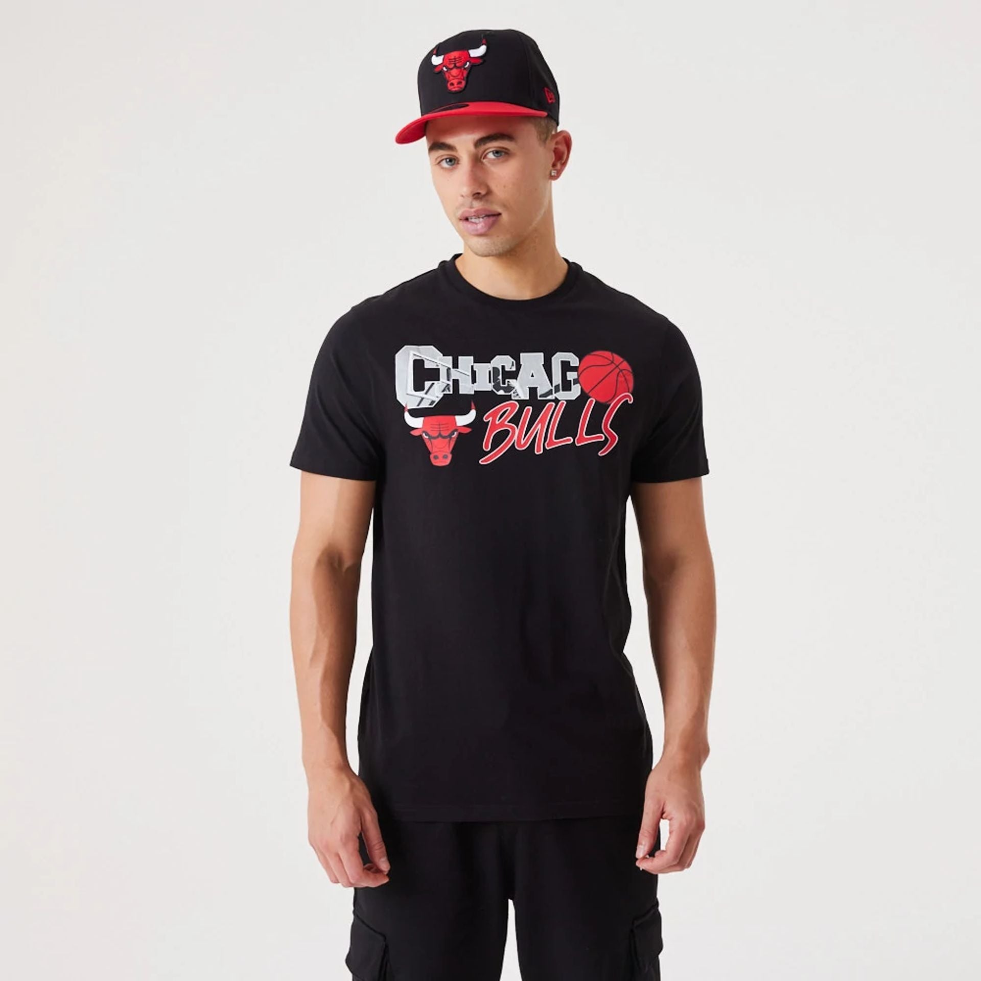 The Male model is wearing Chicago Bulls NBA Infill Graphic Black T-Shirt 1