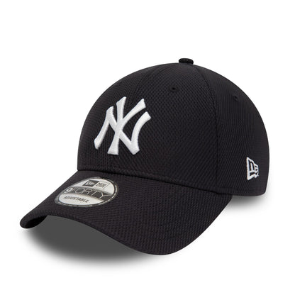 This is a New York Yankees Diamond Era Essential Navy 9FORTY Adjustable Cap 1