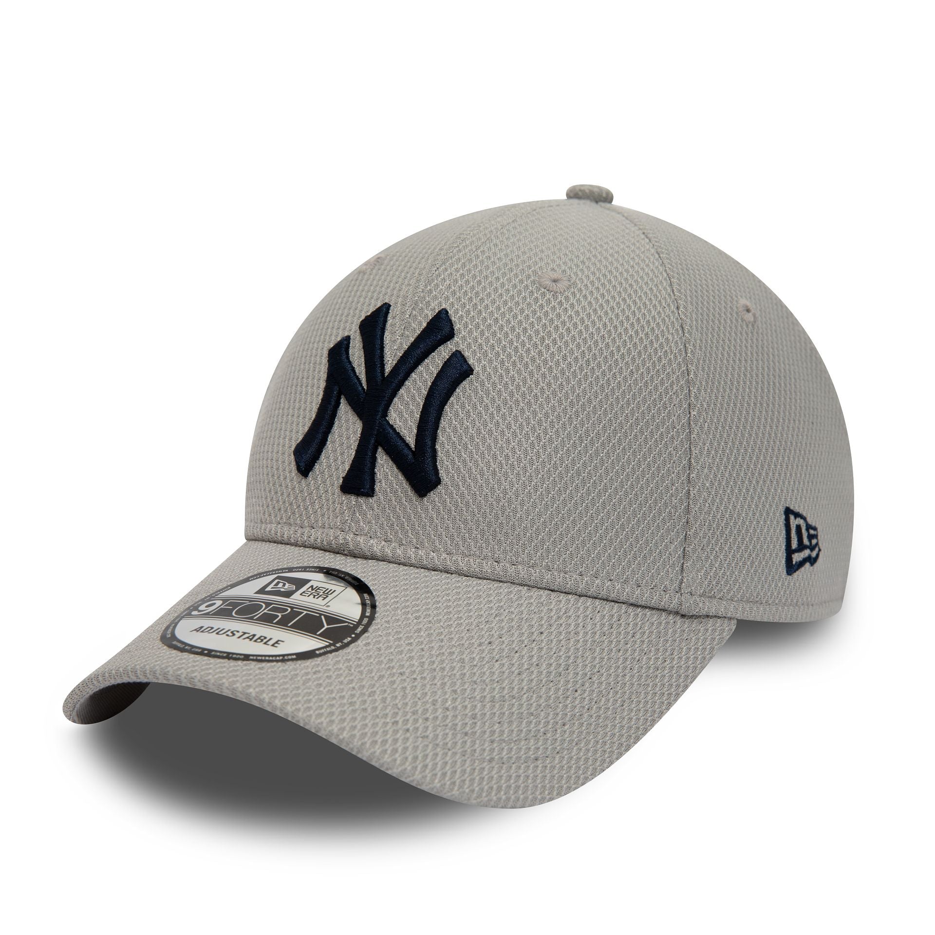 This is a New York Yankees Diamond Era Essential Grey 9FORTY Adjustable Cap 1