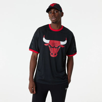 The Male model is wearing Chicago Bulls NBA Team Logo Mesh Black T-Shirt 5