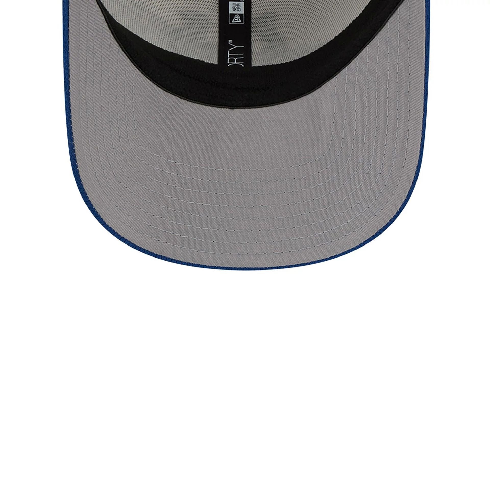 This is a Indianapolis Colts NFL Sideline 2023 White 9FORTY Stretch Snap Cap 2