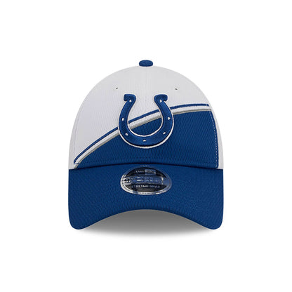 This is a Indianapolis Colts NFL Sideline 2023 White 9FORTY Stretch Snap Cap 3