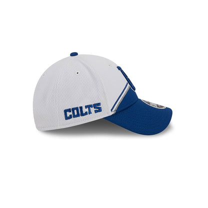 This is a Indianapolis Colts NFL Sideline 2023 White 9FORTY Stretch Snap Cap 7