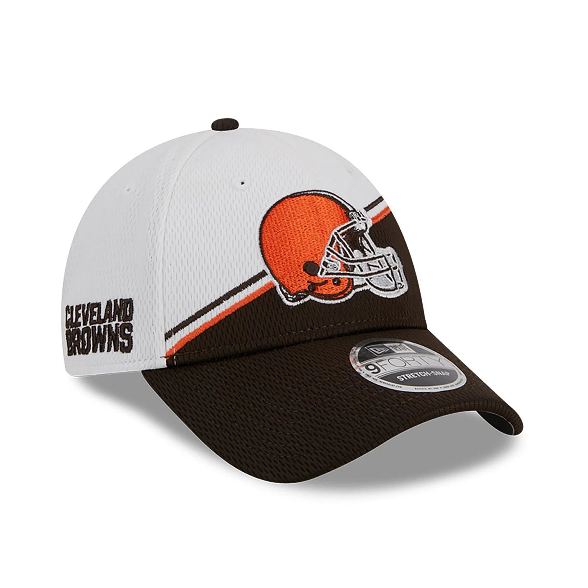 This is a Cleveland Browns NFL Sideline 2023 White 9FORTY Stretch Snap Cap 4