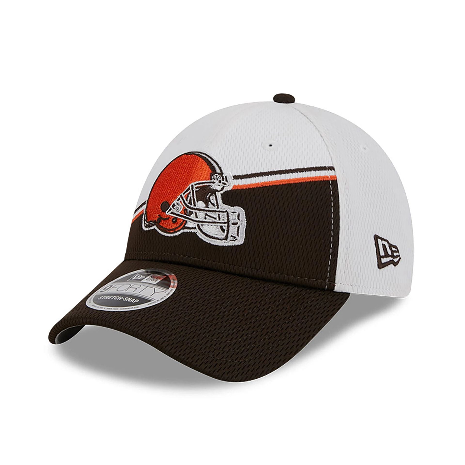 This is a Cleveland Browns NFL Sideline 2023 White 9FORTY Stretch Snap Cap 1