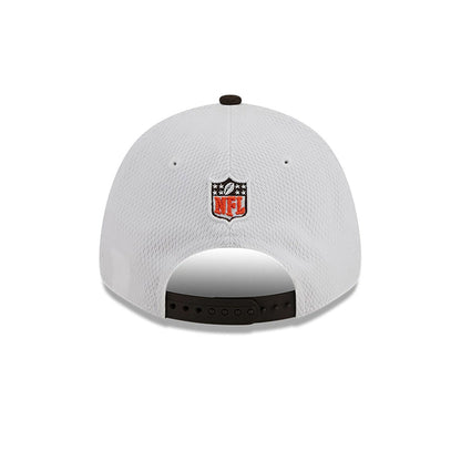 This is a Cleveland Browns NFL Sideline 2023 White 9FORTY Stretch Snap Cap 6