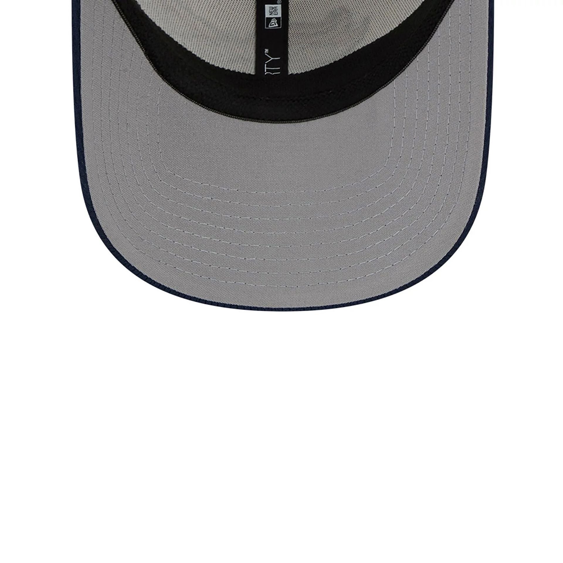 This is a Denver Broncos NFL Sideline 2023 White 9FORTY Stretch Snap Cap 2