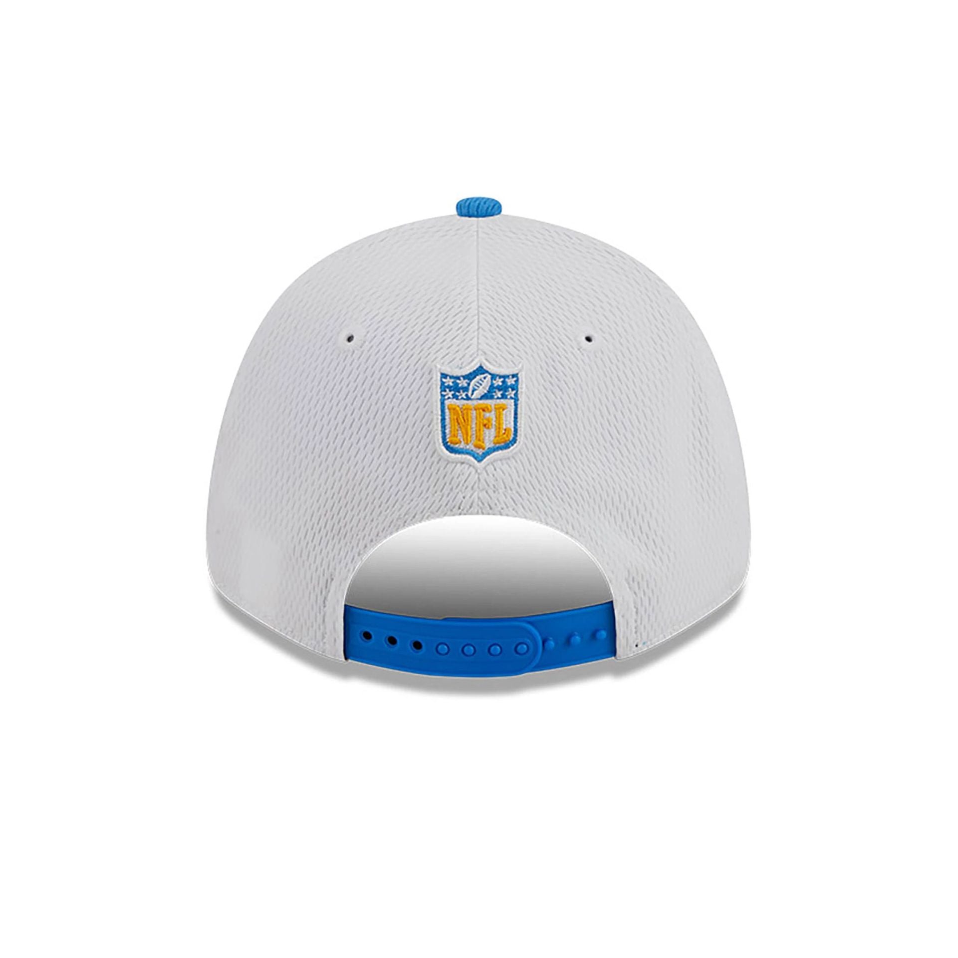 This is a LA Chargers NFL Sideline 2023 White 9FORTY Stretch Snap Cap 6