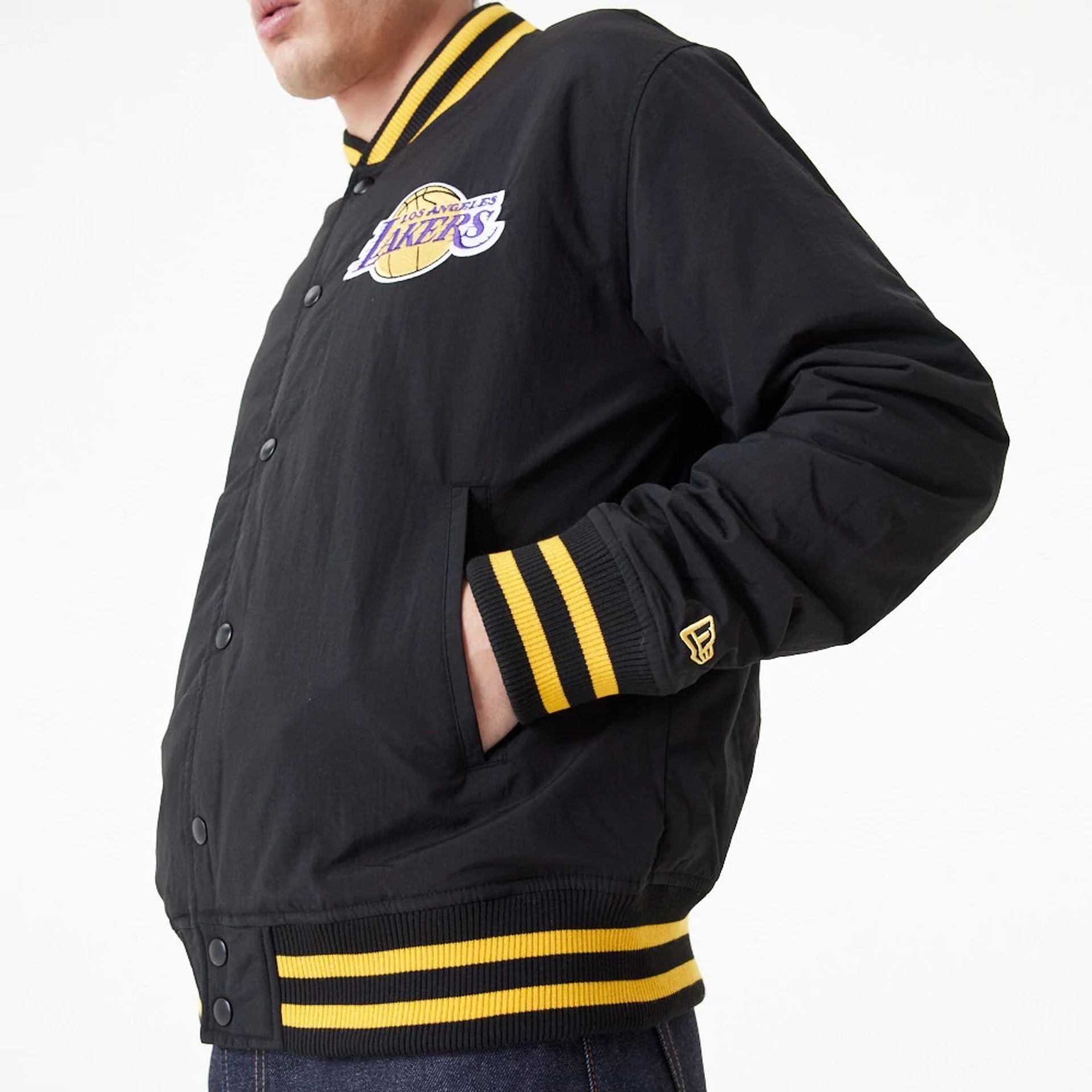 The Male model is wearing LA Lakers Team Script Black Bomber Jacket 5