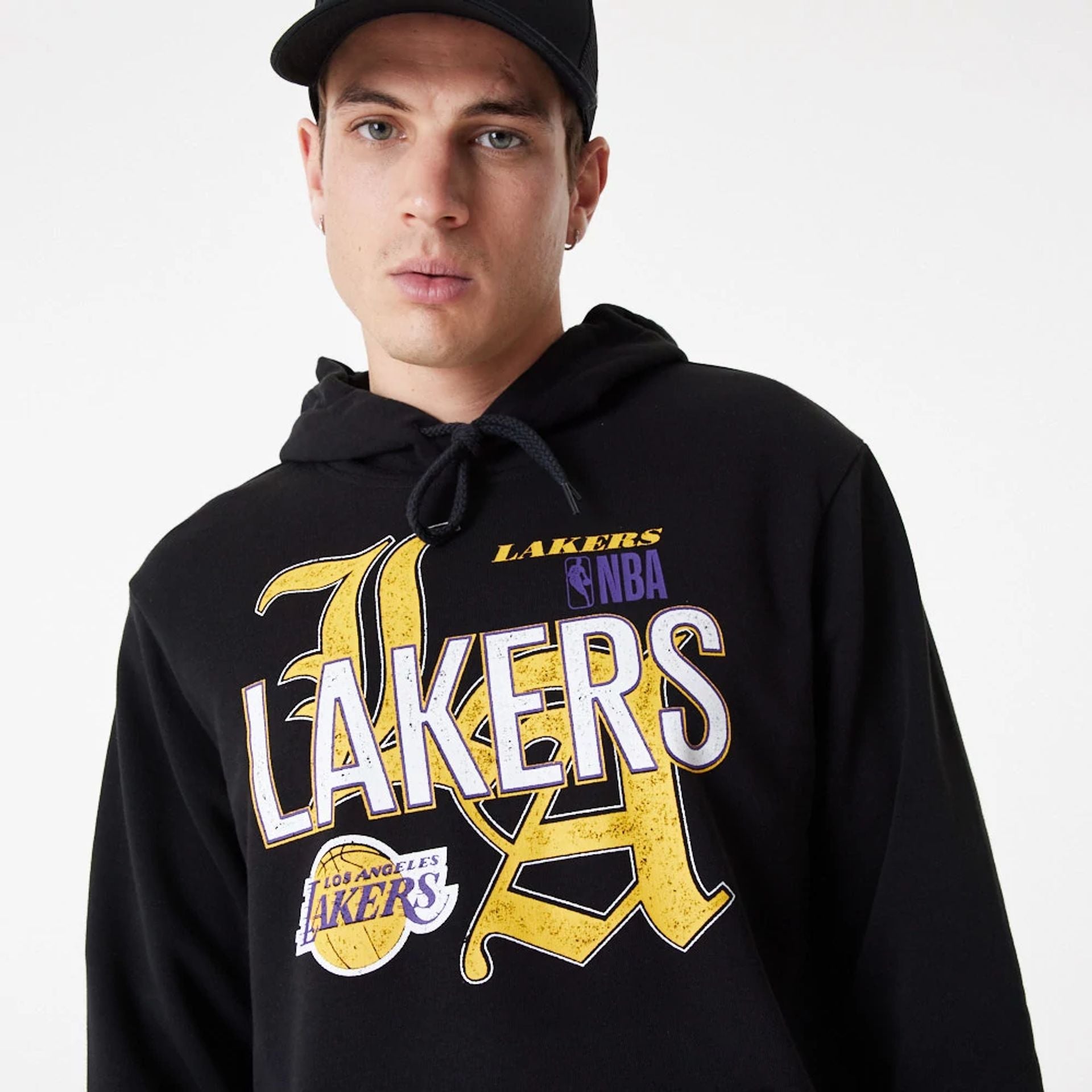 The Male model is wearing LA Lakers NBA Team Graphic Black Pullover Hoodie 1