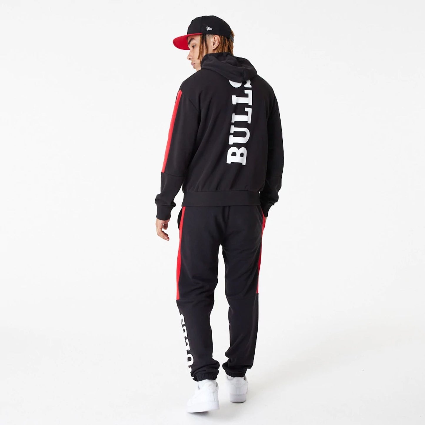 The Male model is wearing Chicago Bulls NBA Colour Block Black Pullover Hoodie 2