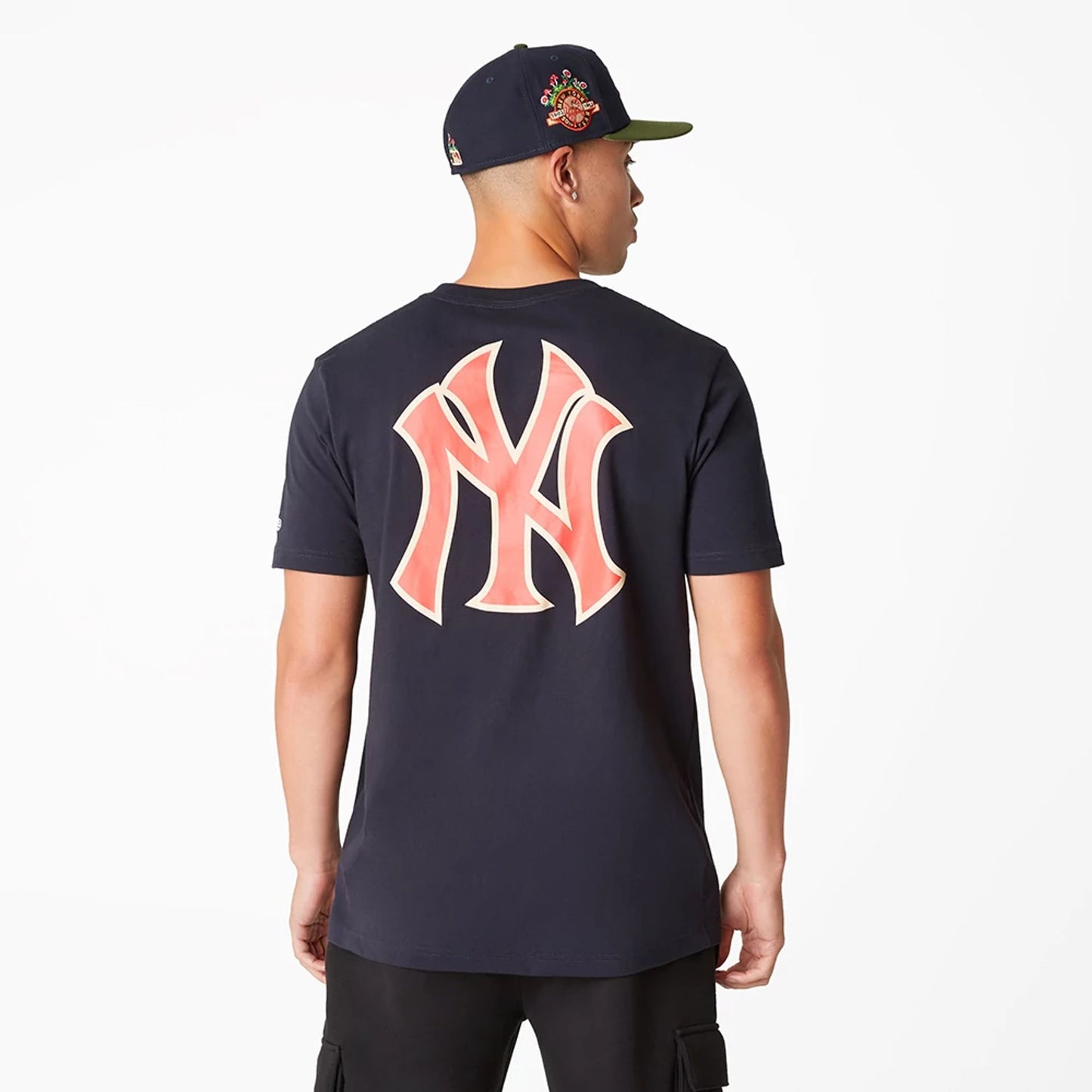 The Male model is wearing New York Yankees MLB Hook Up Navy T-Shirt 2