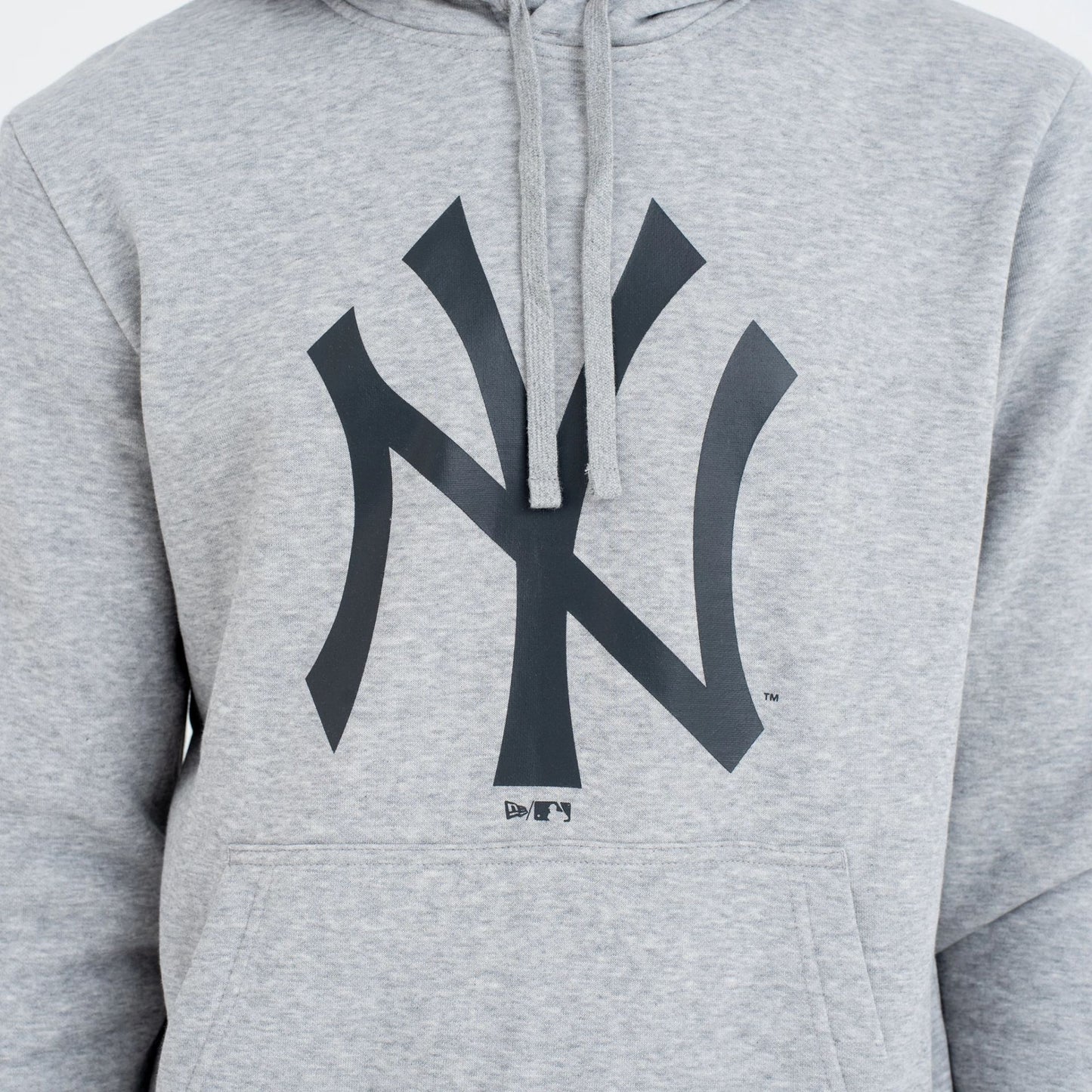 The Male model is wearing New York Yankees MLB Regular Grey Pullover Hoodie 4