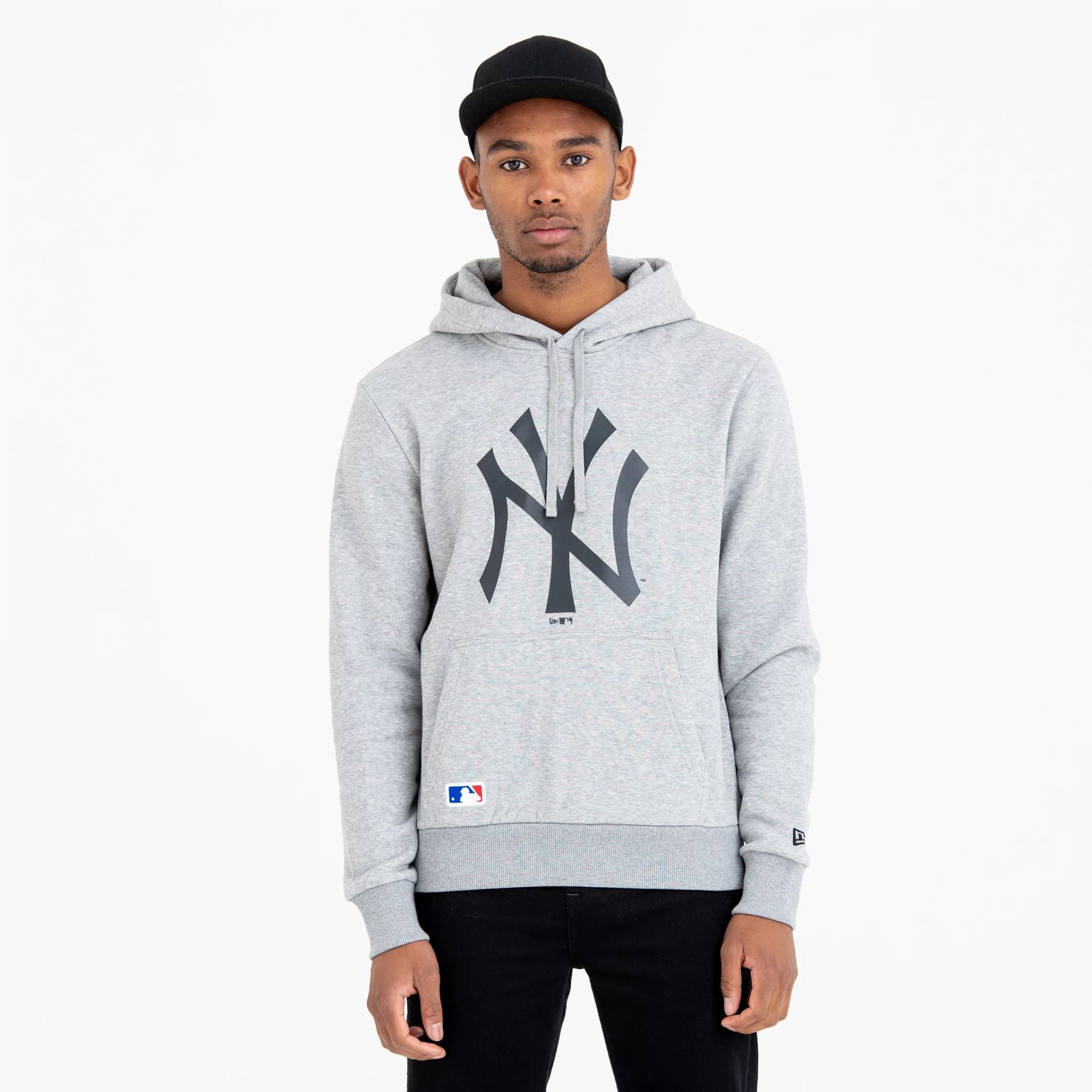 The Male model is wearing New York Yankees MLB Regular Grey Pullover Hoodie 1