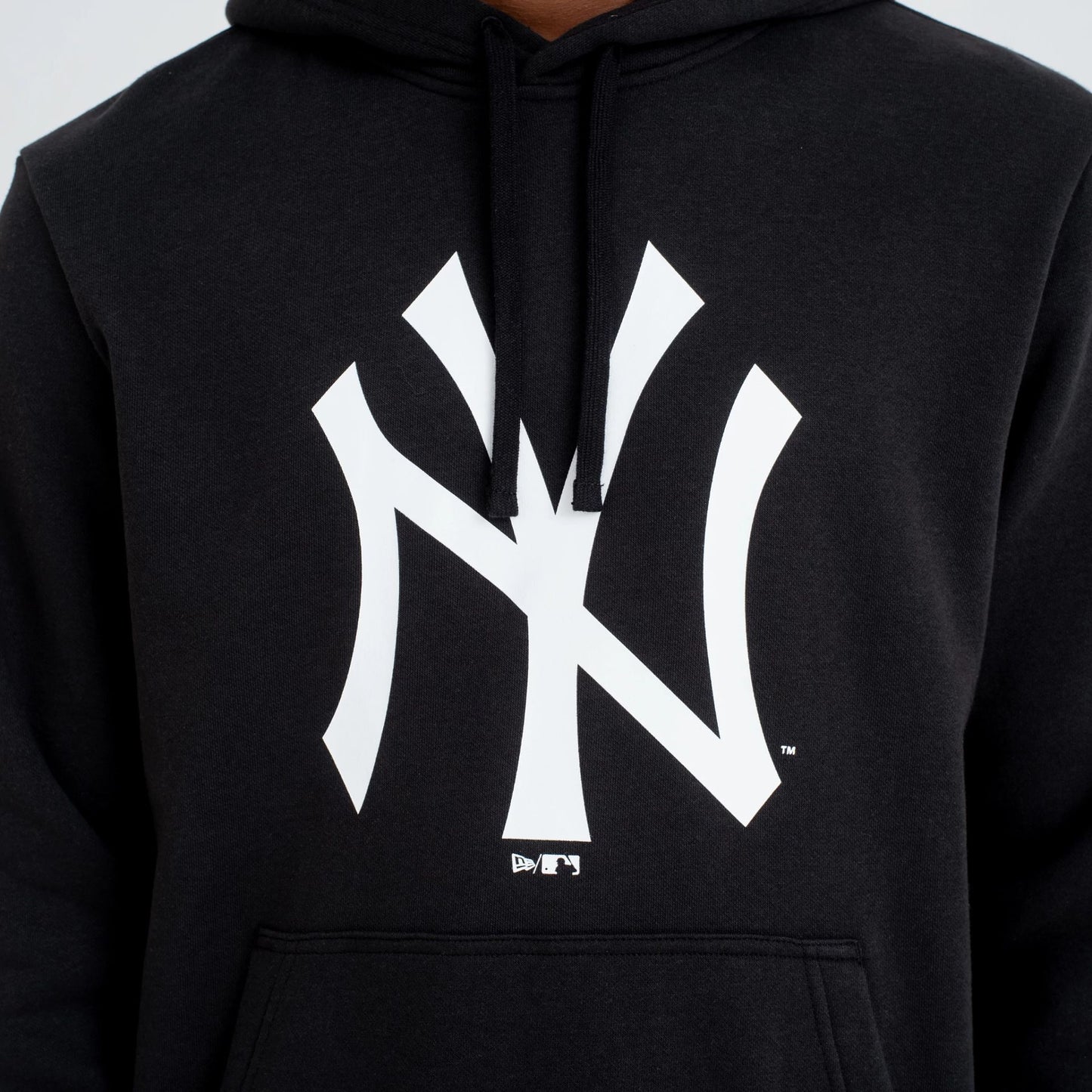 The Male model is wearing New York Yankees MLB Regular Black Pullover Hoodie 4