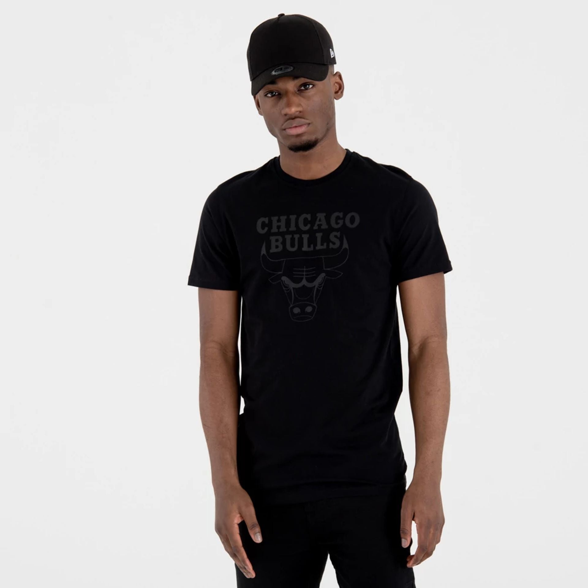 The Male model is wearing Chicago Bulls NBA Regular Black On Black T-Shirt 1