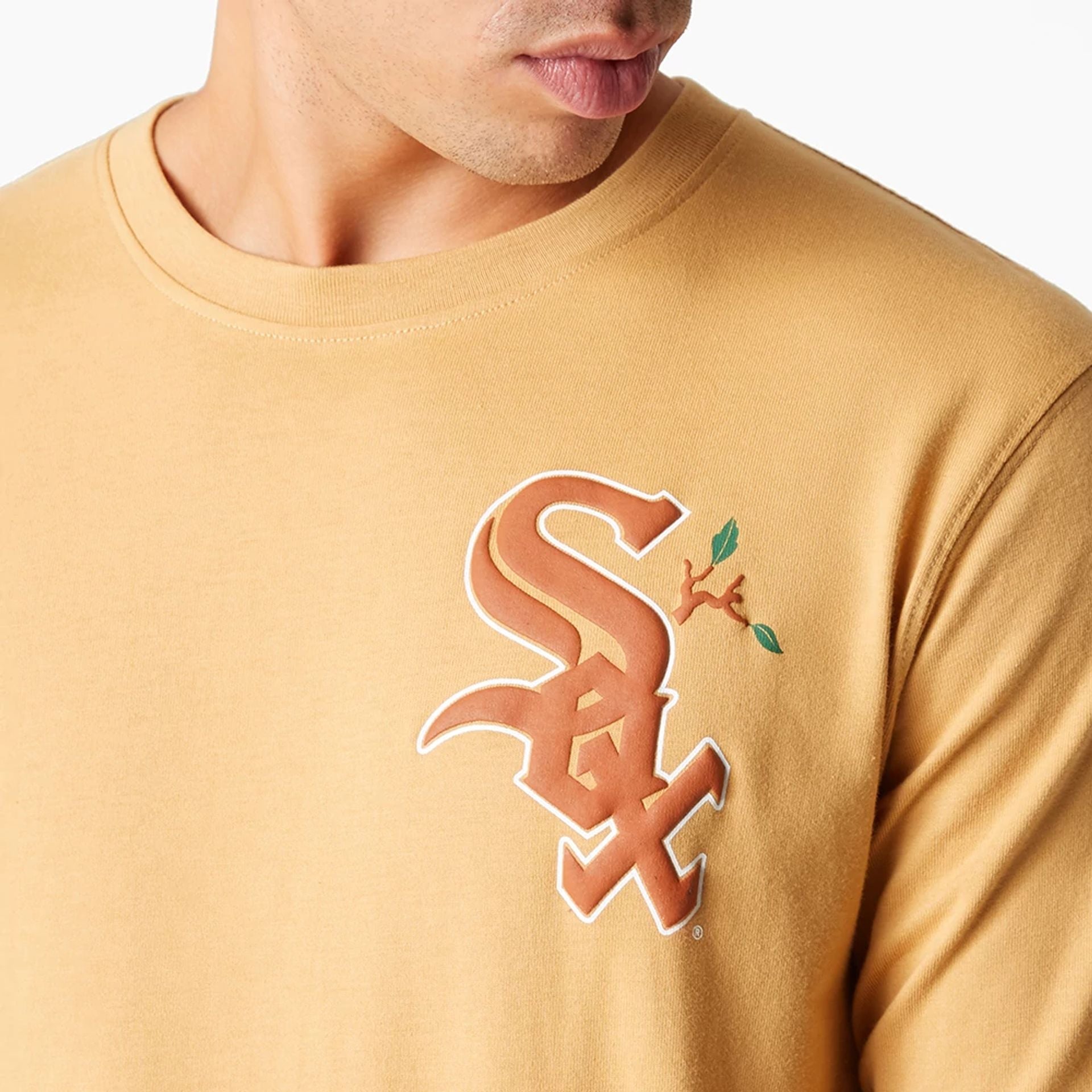 The Male model is wearing Chicago White Sox Camp Beige Long Sleeve T-Shirt 4