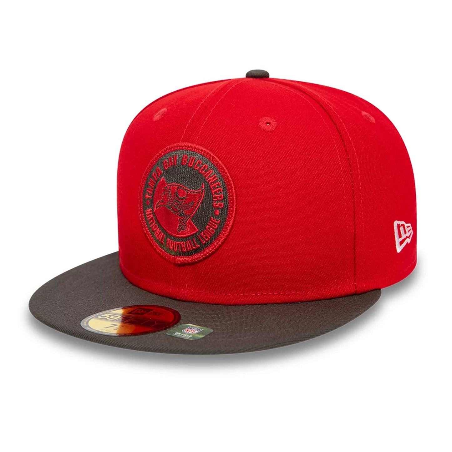 This is a Tampa Bay Buccaneers NFL Sideline 2023 Red 59FIFTY Fitted Cap 1