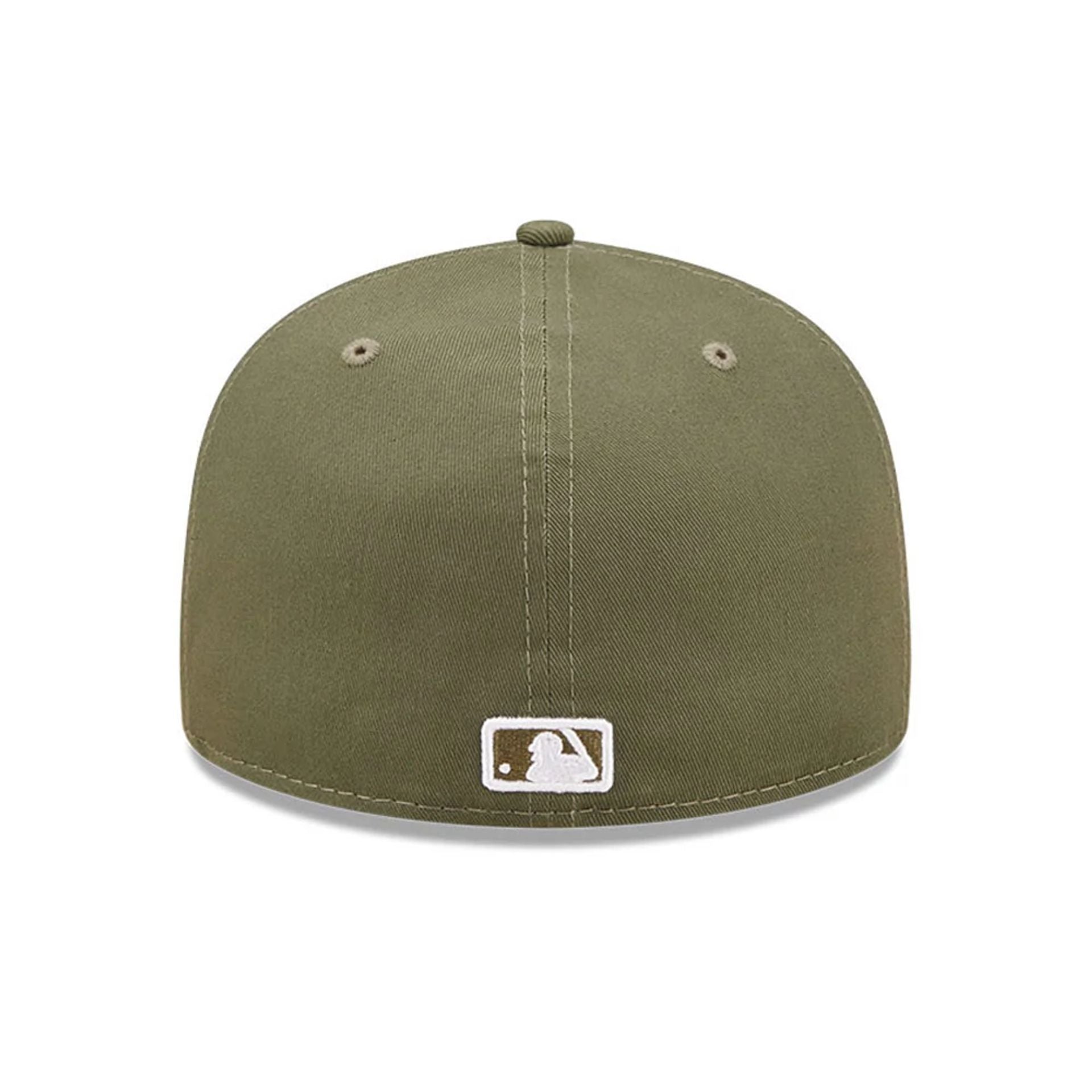 This is a New York Yankees League Essential Green 59FIFTY Fitted Cap 4