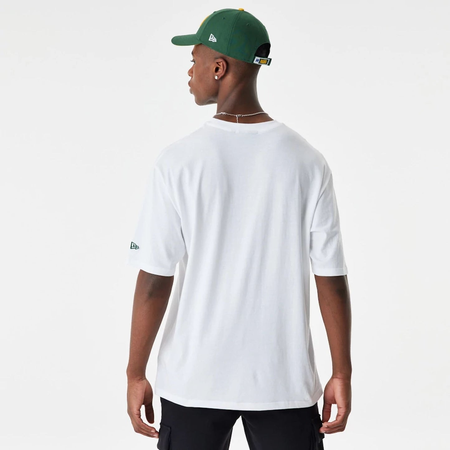 The Male model is wearing Green Bay Packers NFL Script Graphic White Oversized T-Shirt 5